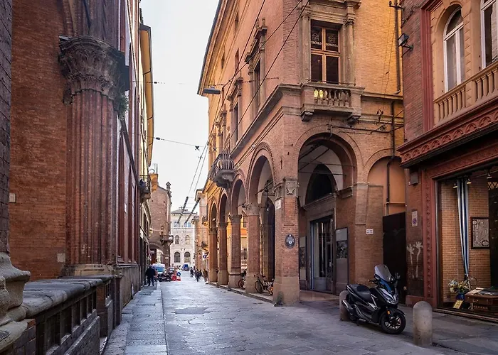 House Of Magic - Due Torri * Bologna